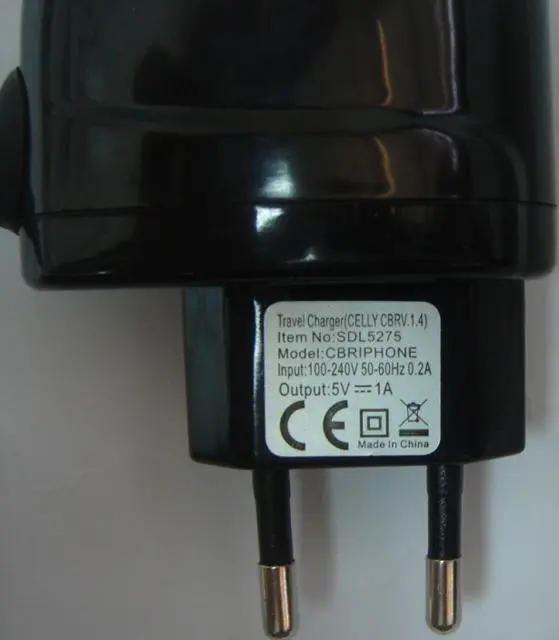 Foto aus der offiziellen Meldung: Celly Energy Star Reiseladegerät — Risiko: Elektrischer Schlag