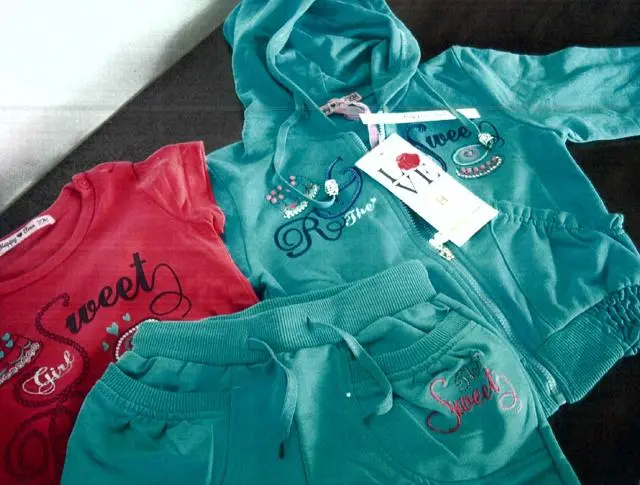 Foto uit de officiële melding: Happy tree – LOVE Kinderkleding — risico: Verwurging
