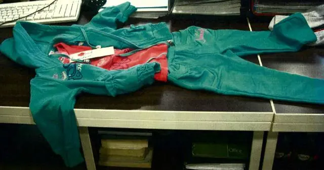 Foto uit de officiële melding: Happy tree – LOVE Kinderkleding — risico: Verwurging
