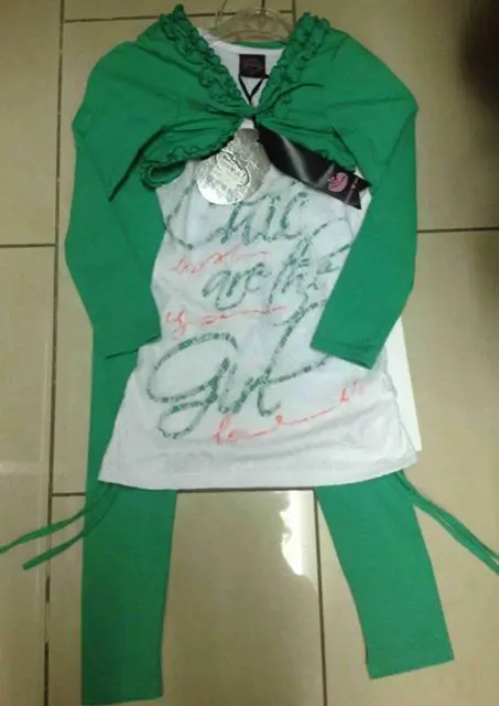 Photo de l’avis officiel: QUENNY GIRL Tenue des filles — risque: Blessures & Etranglement