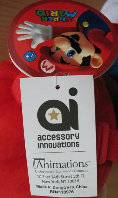 Foto aus der offiziellen Meldung: Together Plus Super Mario plush backpack Plüschrucksack — Risiko: Ersticken