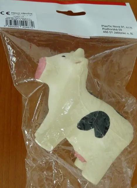 Foto aus der offiziellen Meldung: Piskaci kravicka- Squeaky cow Squeeze Spielzeug — Risiko: Ersticken
