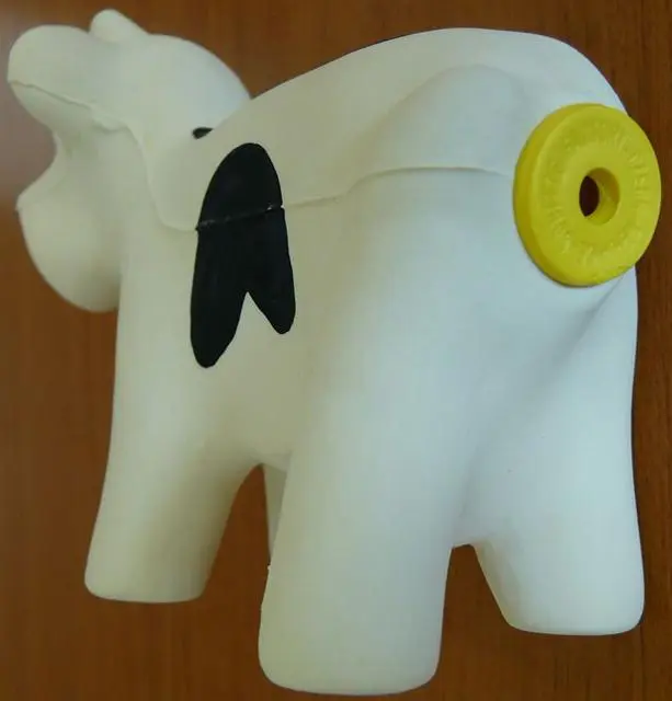 Foto aus der offiziellen Meldung: Piskaci kravicka- Squeaky cow Squeeze Spielzeug — Risiko: Ersticken