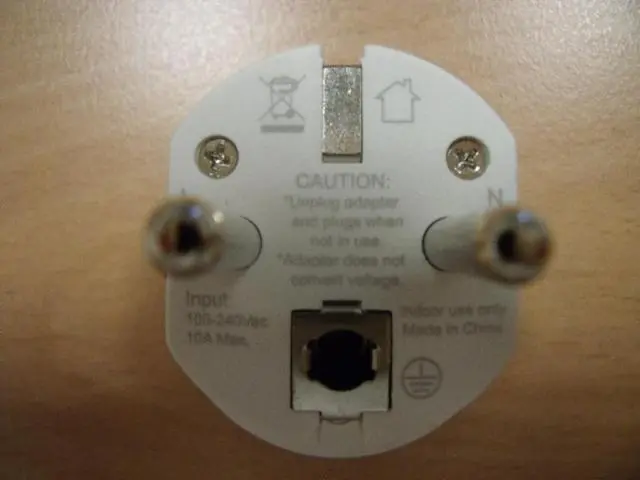 Foto do aviso oficial: Adaptador de viagem — risco: Choque elétrico (A12/0854/13)