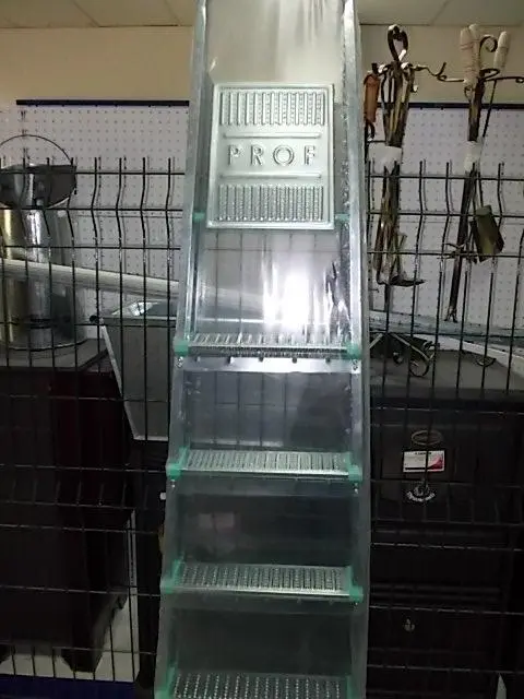 Foto do aviso oficial: Prof Escada — risco: Ferimentos
