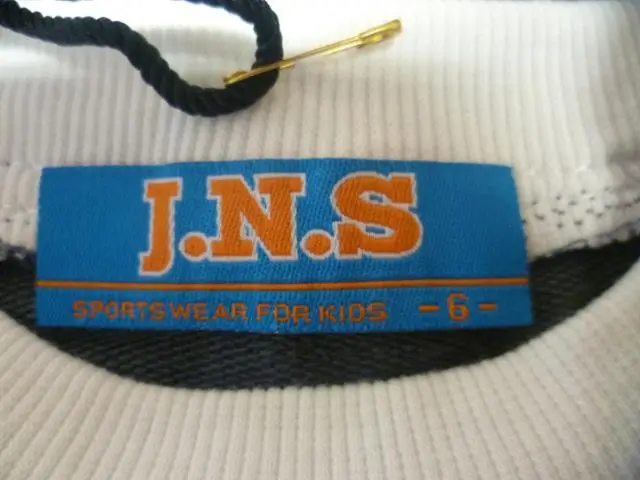 Foto dell’avviso ufficiale: J.N.S. SPORTS WEAR FOR KIDS Felpa per bambini — rischio: Strangolamento