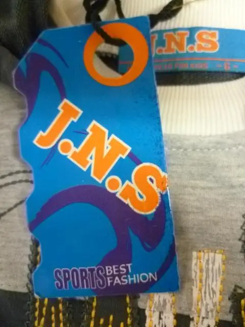 Foto dell’avviso ufficiale: J.N.S. SPORTS WEAR FOR KIDS Felpa per bambini — rischio: Strangolamento
