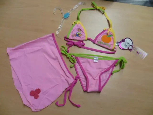 Photo de l’avis officiel: Rosso Kids Bikini des filles — risque: Blessures & Etranglement (A12/0862/13)