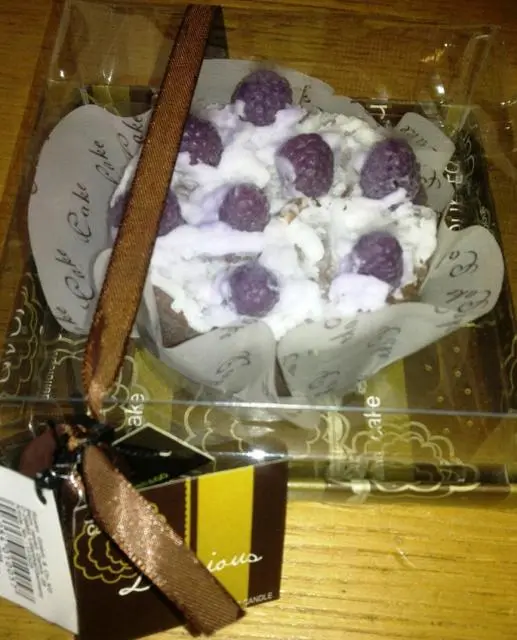 Photo de l’avis officiel: Delicious Scented candles Bougies décoratives — risque: Étouffement