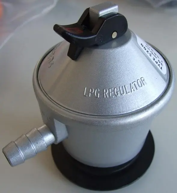 Photo de l’avis officiel: PEAKGAS Lope Regulatorsaet Régulateur de GPL — risque: Brûlures & Incendie