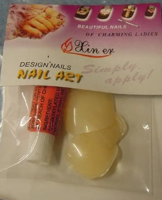 Foto dell’avviso ufficiale: Hin Er Design nails, Nail art Chiodi falsi — rischio: Rischio chimico
