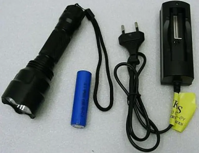 Photo de l’avis officiel: Hunshine Ladattava Taskulamppu - PRO1LIGHTS Torche rechargeable — risque: Choc électrique