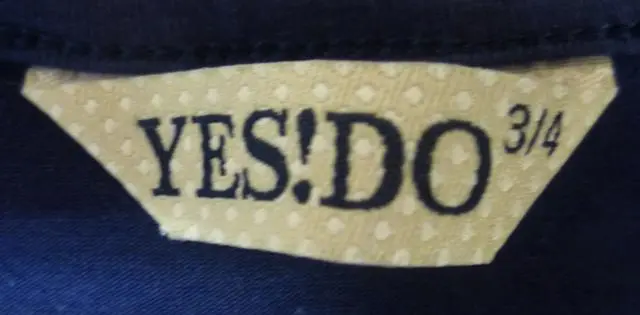 Foto uit de officiële melding: YES!DO Meisjes kleding set — risico: Verwonding & Verwurging