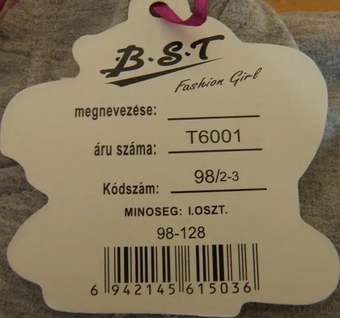 Foto aus der offiziellen Meldung: B.S.T. Mädchen-Outfit — Risiko: Ersticken