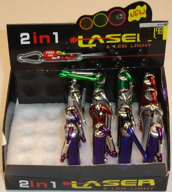 Foto aus der offiziellen Meldung: 2in1 Laser &amp; led light Laserpointer — Risiko: Sehschaden