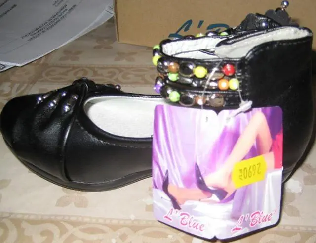 Photo de l’avis officiel: L'blue Chaussures pour filles — risque: Étouffement (A12/1341/13)