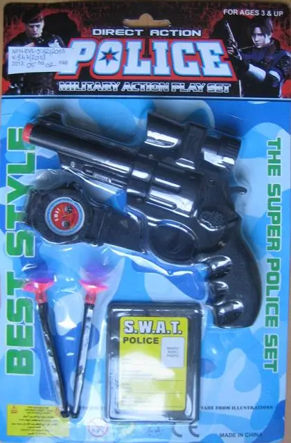 Foto uit de officiële melding: Euro-one W.I.S. Police military action play set Speelgoed pistool set — risico: Chemische risico's