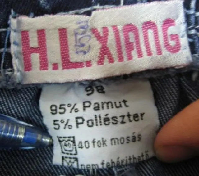 Foto aus der offiziellen Meldung: H.L.XIANG Kinderjeans — Risiko: Ersticken