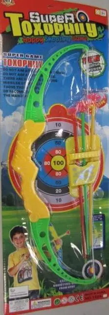 Foto do aviso oficial: Marco's Toys 1. Bow: Super Toxophily 2. Rifle: Shootgame powerful Arco de brinquedo e espingarda — risco: Engasgamento & Ferimentos