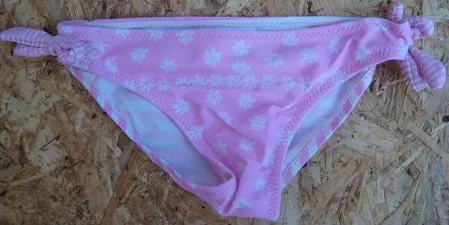 Photo de l’avis officiel: Leonado Bikini des filles — risque: Blessures & Etranglement (A12/1454/13)
