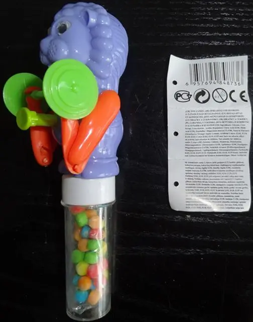 Foto do aviso oficial: Candy Toys - Interesting Animals Brinquedo com doces — risco: Engasgamento