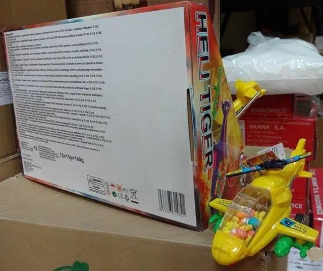 Photo from the official notice: Yummy Toys Heli Tiger toy with sweets — choking risk