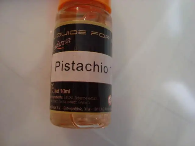 Photo de l’avis officiel: Sedansa Plug 'N Vape Liquide pour cigarettes électroniques — risque: Risque chimique (A12/1586/13)