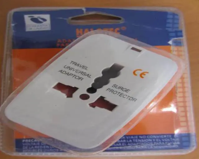 Foto aus der offiziellen Meldung: HALOTEC Reiseadapter — Risiko: Elektrischer Schlag