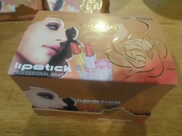 Foto uit de officiële melding: Yabaolian Truth Love Lipstick professional make-up Lippenstift — risico: Chemische risico's