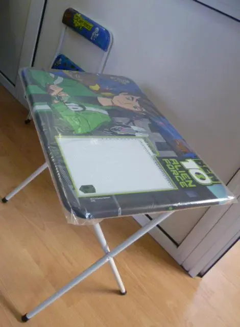 Photo de l’avis officiel: Table pliante et ensemble de chaises — risque: Coincement & Blessures