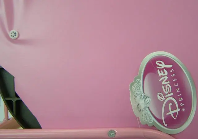Foto dell’avviso ufficiale: Disney Princess - Sound chair Sedia per bambini — rischio: Rischio chimico