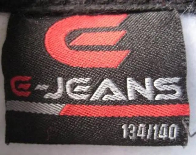 Foto do aviso oficial: E-jeans Pijama infantil — risco: Estrangulamento