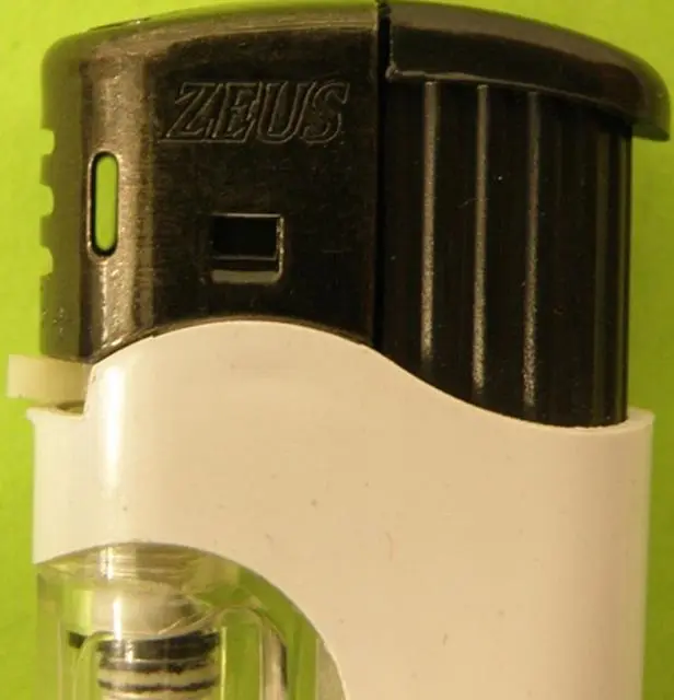 Photo de l’avis officiel: ZEUS Briquet de nouveauté — risque: Brûlures