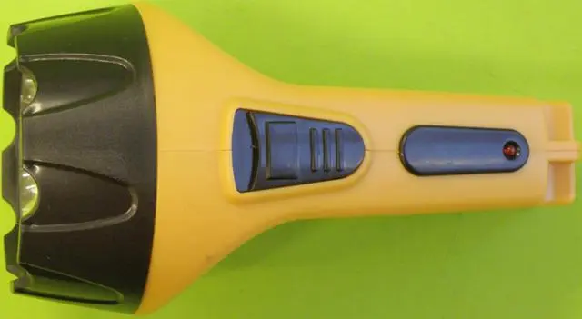 Photo de l’avis officiel: Hui Torche rechargeable — risque: Brûlures & Choc électrique