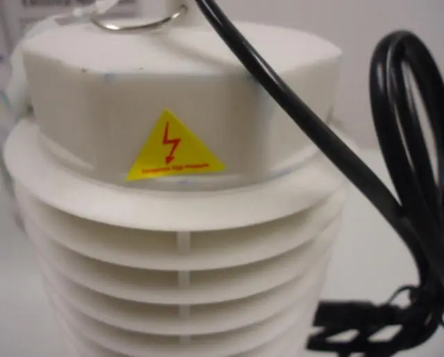 Photo de l’avis officiel: CCJGE / Chuang Ji Electrical Mosquito Killer Tueur d’insectes électriques — risque: Choc électrique