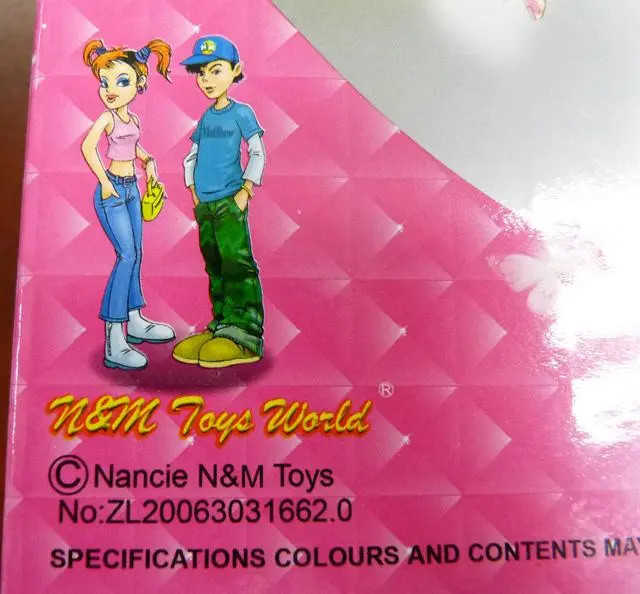 Foto dell’avviso ufficiale: N &amp; M (Norah &amp; Matthew) Nancie Bambole di plastica — rischio: Rischio chimico