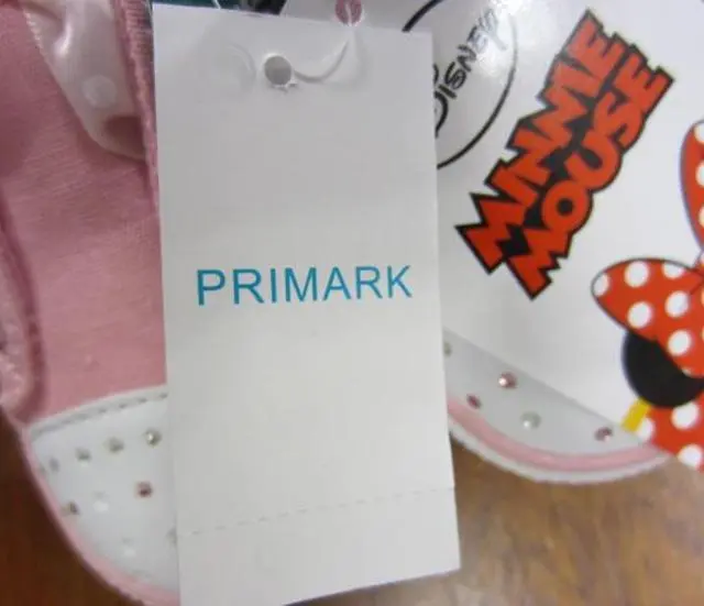 Foto aus der offiziellen Meldung: Disney/Primark Minnie Mouse Mädchenschuhe — Risiko: Ersticken