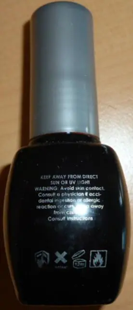 Photo de l’avis officiel: En vogue Lac It! Vernis à gel à ongles — risque: Risque chimique