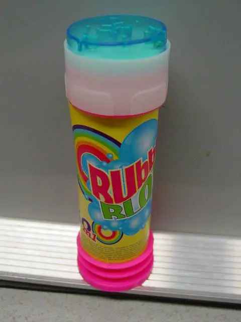 Foto dell’avviso ufficiale: Free &amp; Easy Bubble Blow Bolle di sapone — rischio: Rischio microbiologico (A12/0117/14)