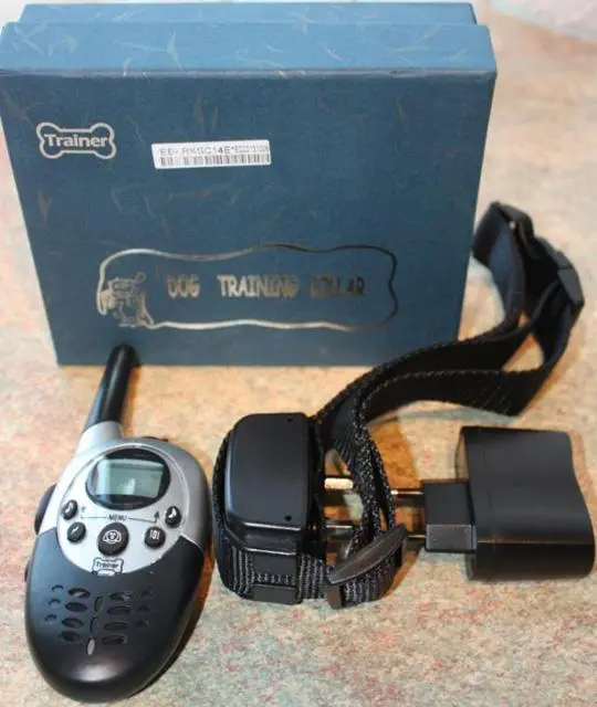 Photo de l’avis officiel: Trainer Dog Training Collar Collier d’entraînement de chien — risque: Choc électrique (A12/0076/14)