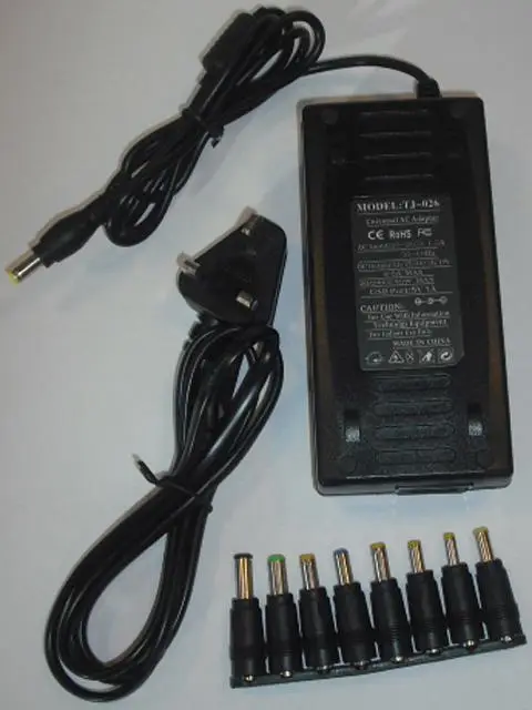 Photo de l’avis officiel: Universal AC Adapter Alimentation électrique — risque: Choc électrique