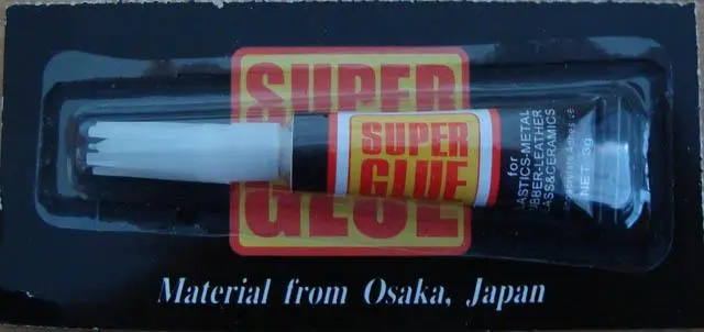 Photo de l’avis officiel: Super Glue Colle — risque: Risque chimique (A12/0119/14)