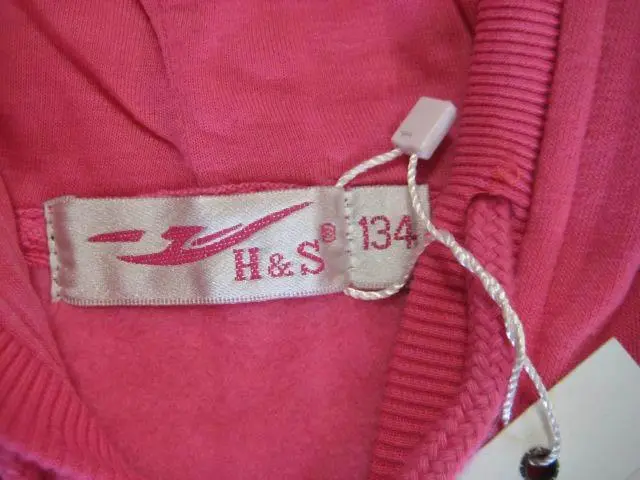 Foto do aviso oficial: H&amp;S Pijama infantil — risco: Estrangulamento (A12/0158/14)