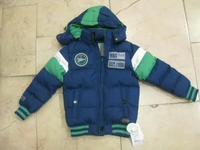 Foto uit de officiële melding: H&amp;S Kinderjas — risico: Verwonding & Verwurging