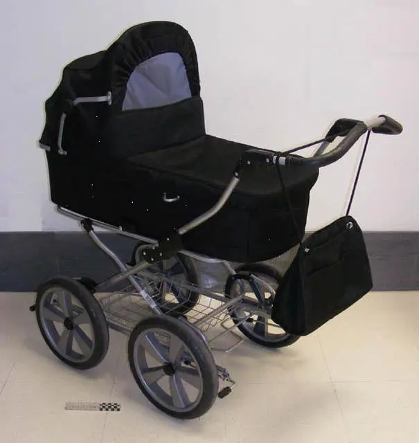 Photo from the official notice: Scandia Scandia move classic pram with carry cot — entrapment risk