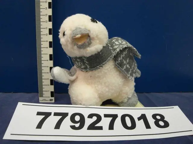 Photo de l’avis officiel: Pingouin à jouet doux — risque: Étouffement