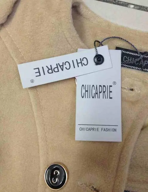 Photo from the official notice: CHICAPRIE FASHION girls' coat — strangulation risk
