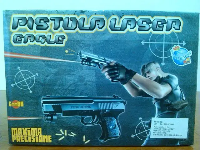 Foto aus der offiziellen Meldung: International Toys Pistola Laser - Eagle Spielzeugpistole mit Laser — Risiko: Sehschaden