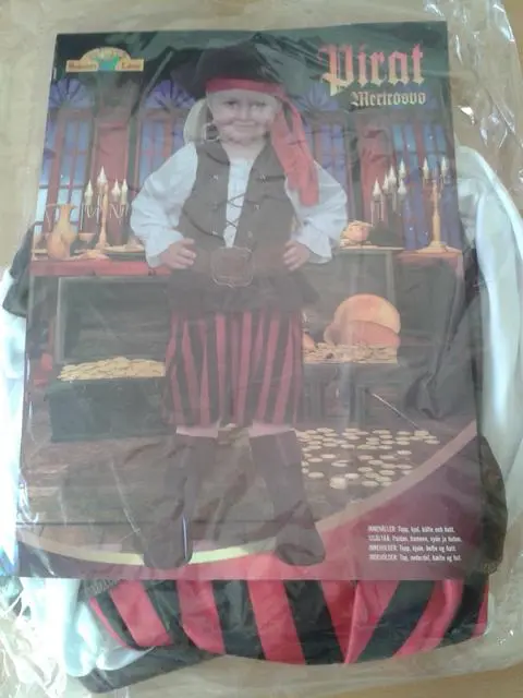 Photo de l’avis officiel: Butterick's Leco Pirat Costume de robe fantaisie — risque: Risque chimique