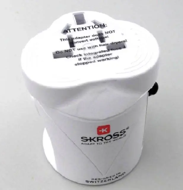 Foto do aviso oficial: Skross World Adapter Classic Adaptador de plugue de viagem — risco: Choque elétrico